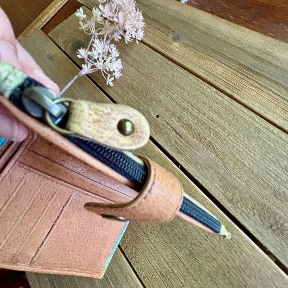 Artistic Anuschka leather hand painted wallet - Picture 9 of 16